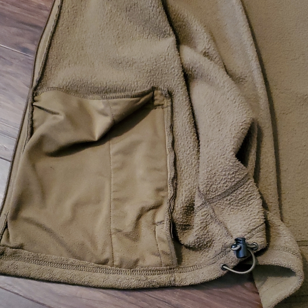 Cabela's Men's Brown Fleece Vest - Picture 10 of 13